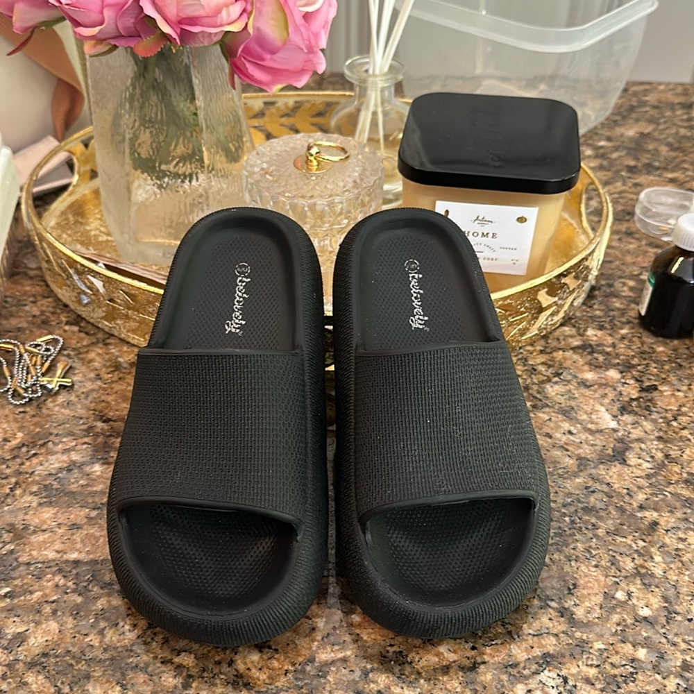Rubber kid slippers